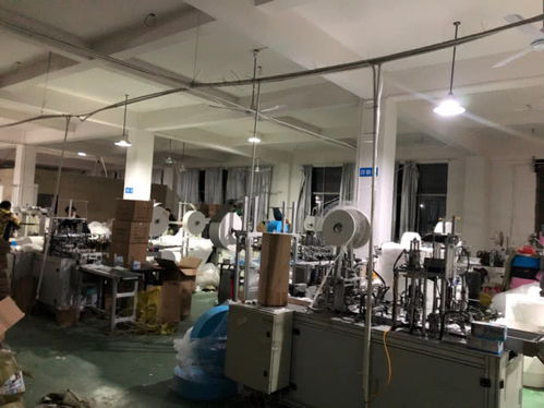 深網丨95后小伙除夕春節蹲守工廠三天，為湖北親朋搶寄出上萬個口罩